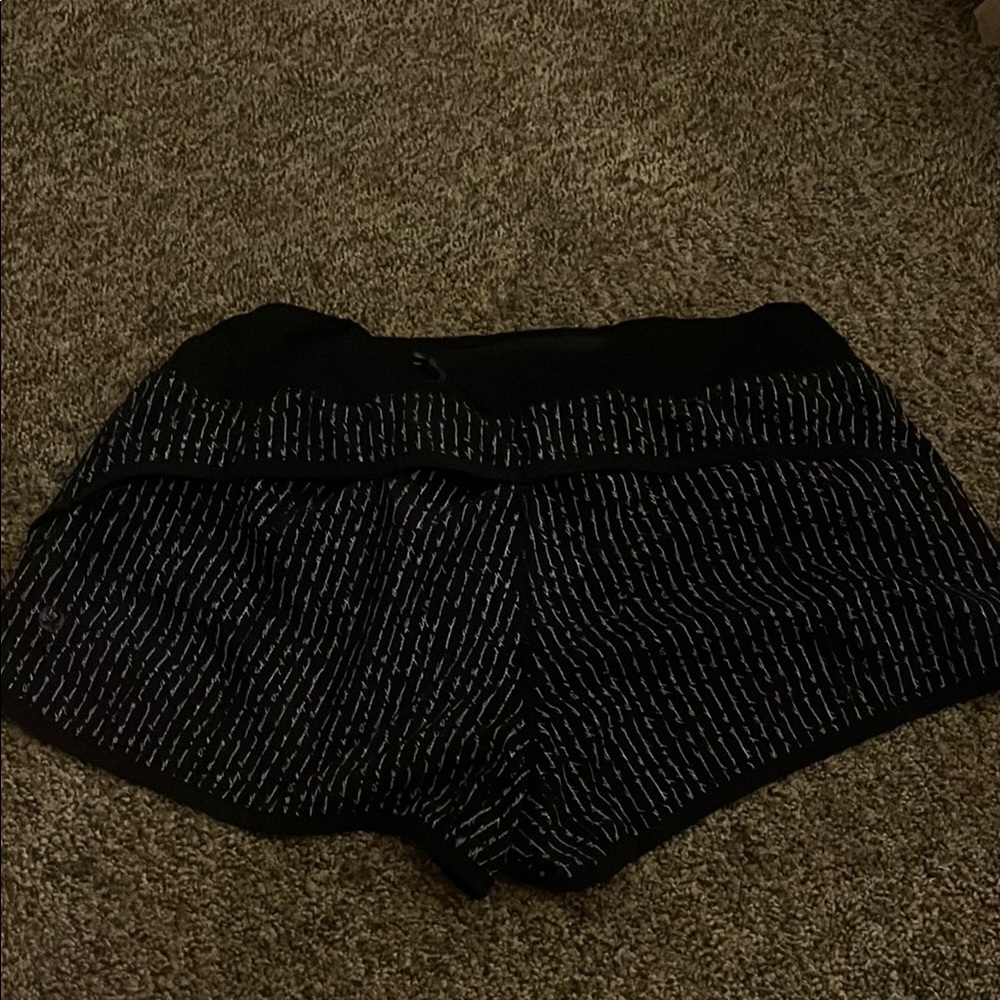 Old lululemon black and white shorts